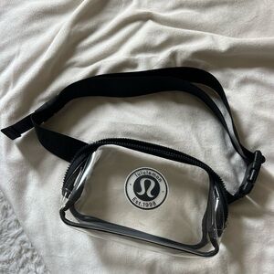 lululemon athletica Black Belt Bag Modern Design